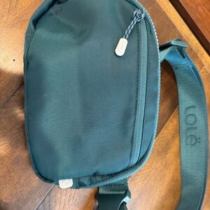 Like new, used briefly Lole crossbody bag